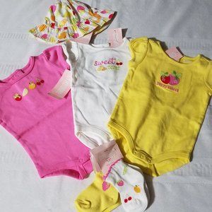 GYMBOREE Berry Sweet 0-3 month 3 bodysuits, hat & socks NWT